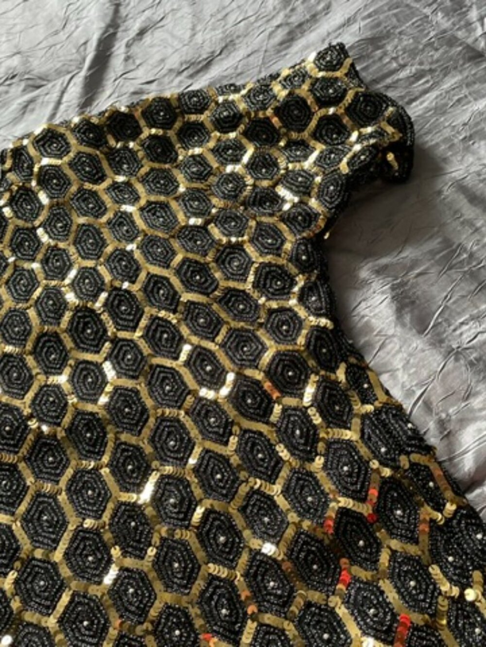 Exquisite VTG Black/Gold Sequins, beads /silver threads Top w Sequin Tiger S L - Picture 5 of 8
